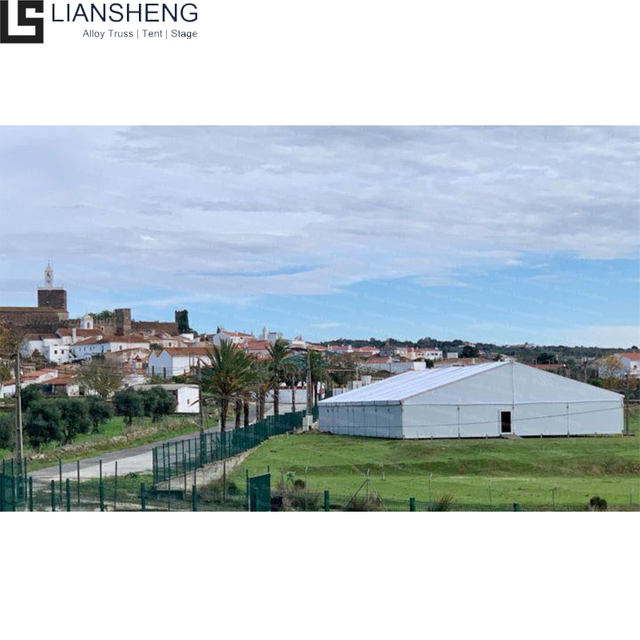 Tenda para casamento em alumínio e PVC para 500 pessoas