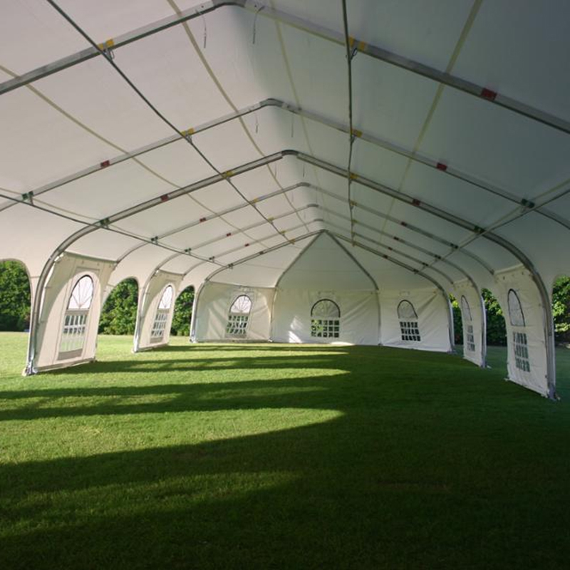 A tenda de futebol: uma nova arena para o belo jogo