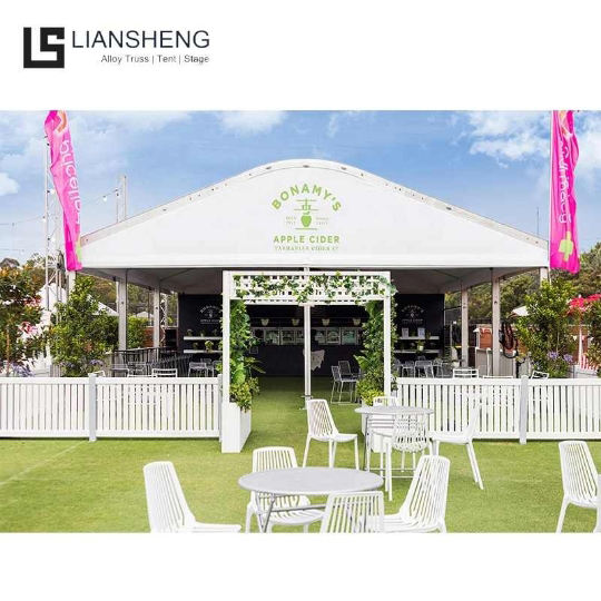 Tenda personalizada para eventos de casamento (20m×30m) — Um espaço romântico exclusivo para salvaguardar o seu casamento perfeito.
