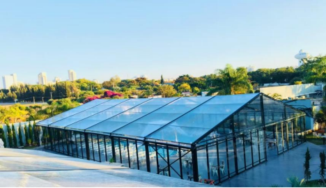  Tenda de átrio com estrutura