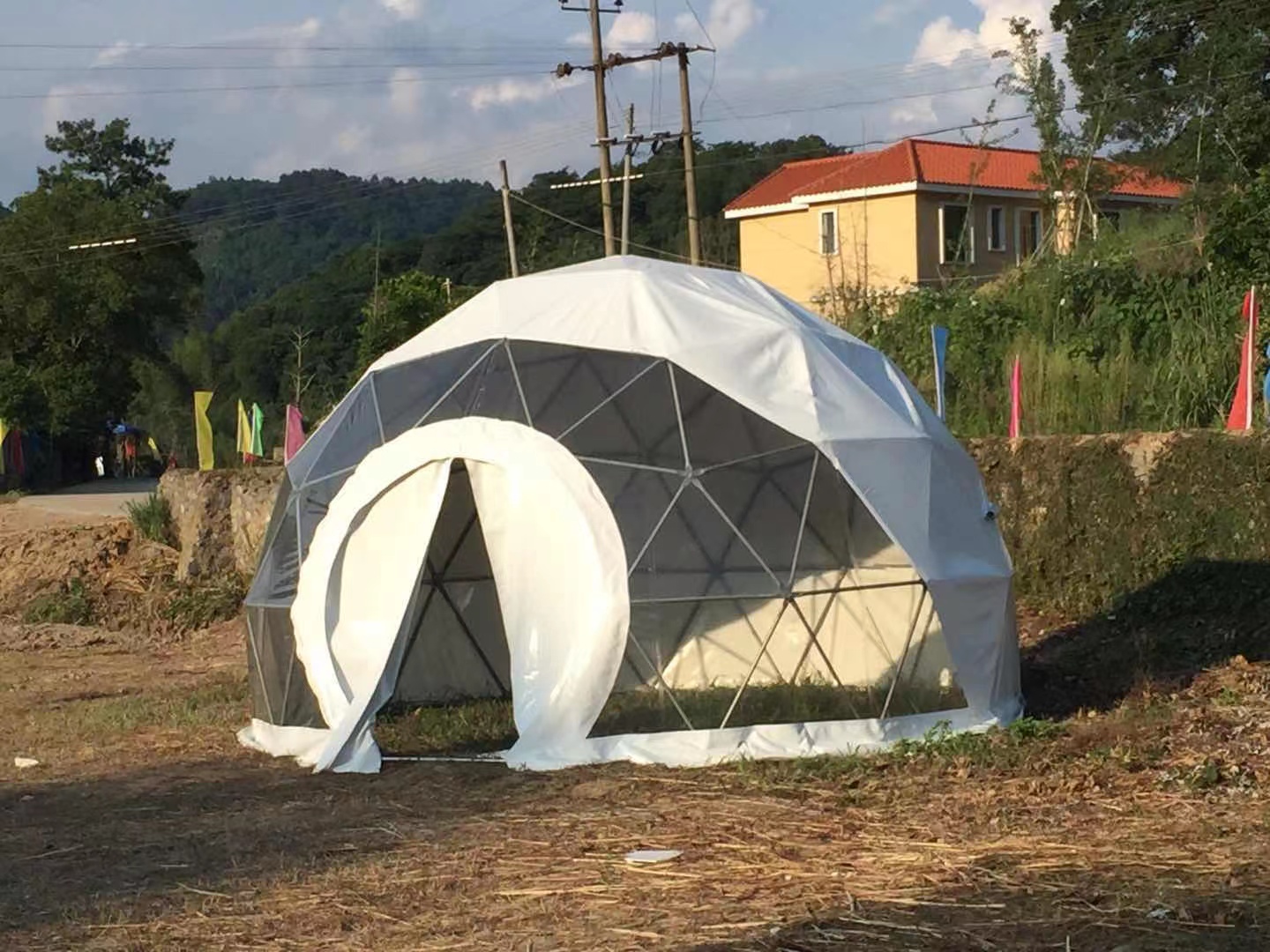 Tendas de cúpula geodésica para eventos modernos e espaços luxuosos