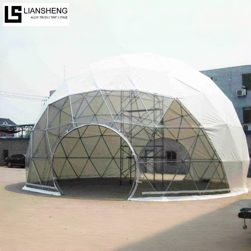 Tenda Domo Geodésico – Estrutura Moderna e Resistente para Eventos ao Ar Livre